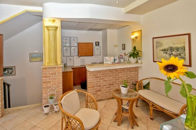 Aspri Petra Apartments - Photo4