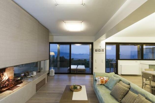 Hidden Sanctuary In Saronida - Photo4