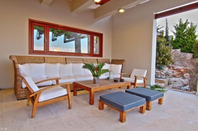 Villa TakeOff Saronida - Photo4