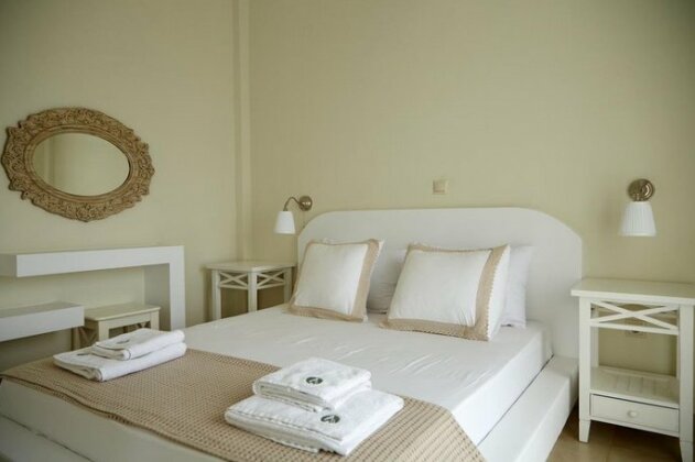 Aelia Andros Island - Photo4