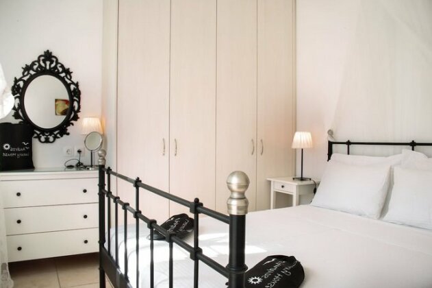 Andros Luxury House - Photo4