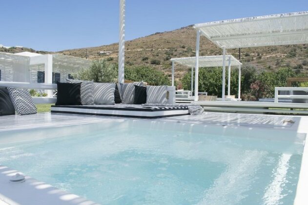OW Andros Luxury Suites - Photo2