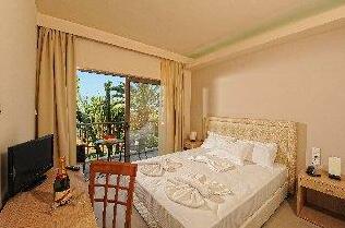 Oasis Apts - Photo4