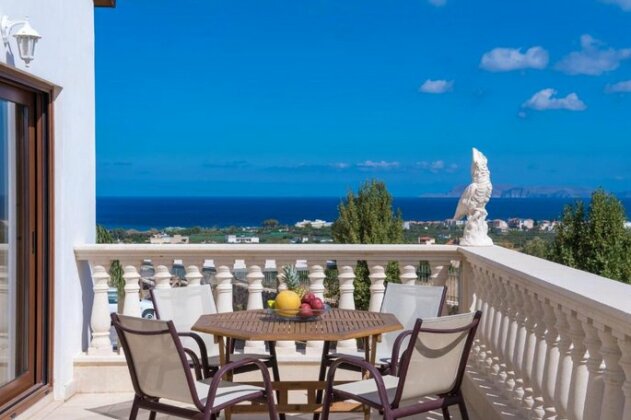 Sunshine Villa with Private Pool - Photo4