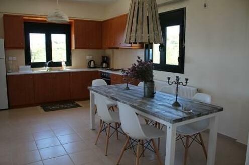 Holiday Home Kapsali - Photo4