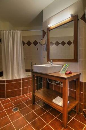 Alpen House Hotel & Suites - Photo2