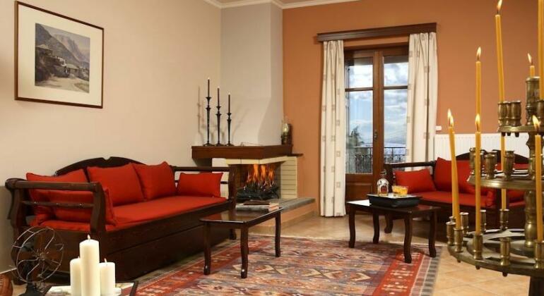 Ef Zin Studios & Suites Hotel - Photo5