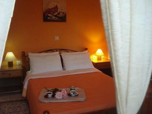 Iris Arachova - Photo2