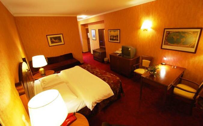 Likoria Guesthouse - Photo2