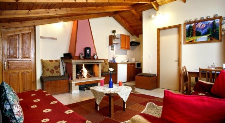 Patriko Arachova - Photo2