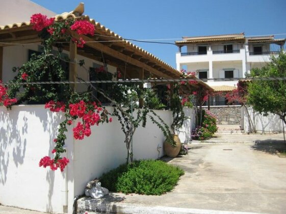 Maravelias House - Photo2