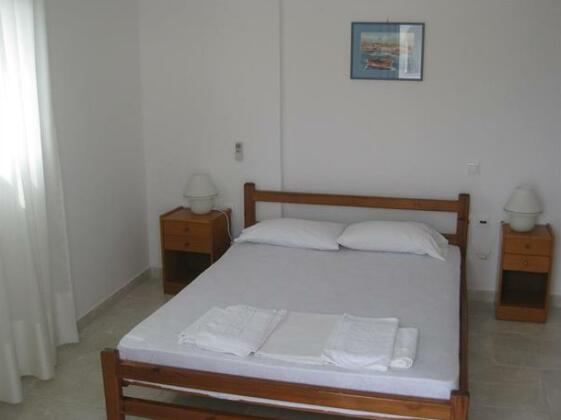 Maravelias House - Photo3