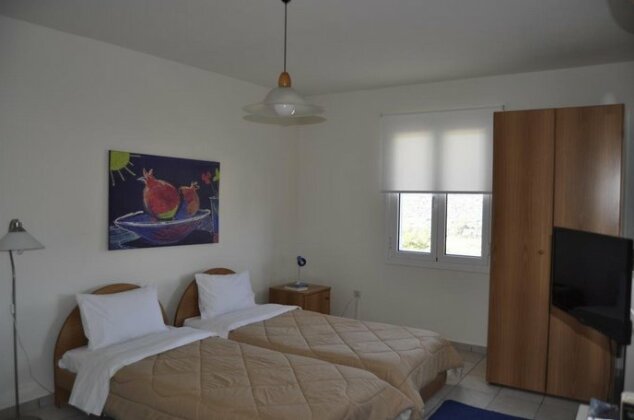 Treehouse Holiday Homes - Photo3