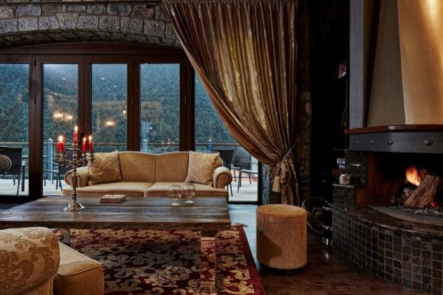 Nefeles Luxury Residences & Lounge - Photo3