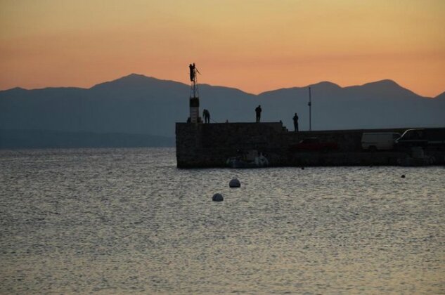 Ammos Luxury Suites - Photo2