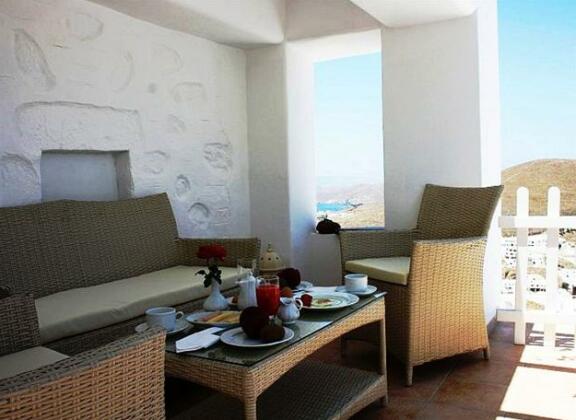 Mariakis Luxury Studios - Photo5