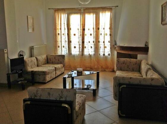 Papanikola House 1 - Photo2