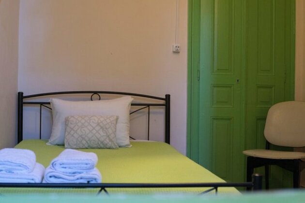 Antisthenes Guesthouse - Photo4