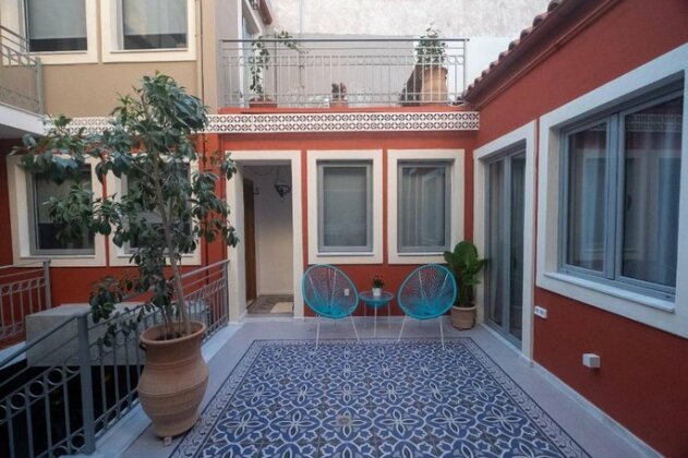 Athenian Yard Suites - Photo2