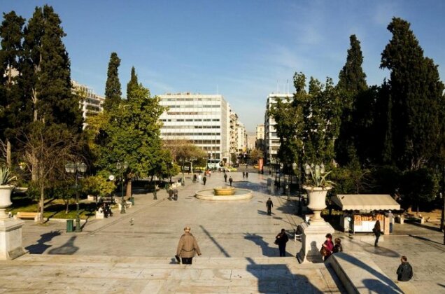 Athens' heart Syntagma metro apartment