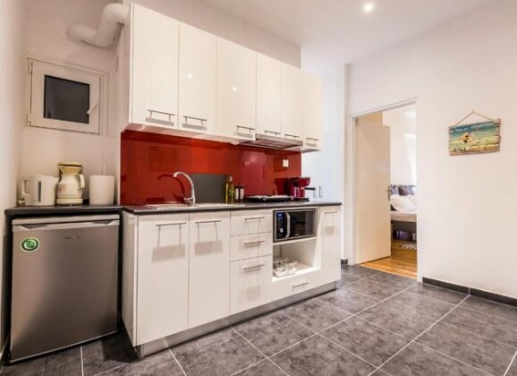 Brand new apartment with one bedroom next to Metro - Photo4