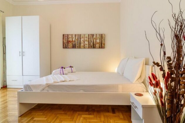 Charmy Petit Flat in Athens