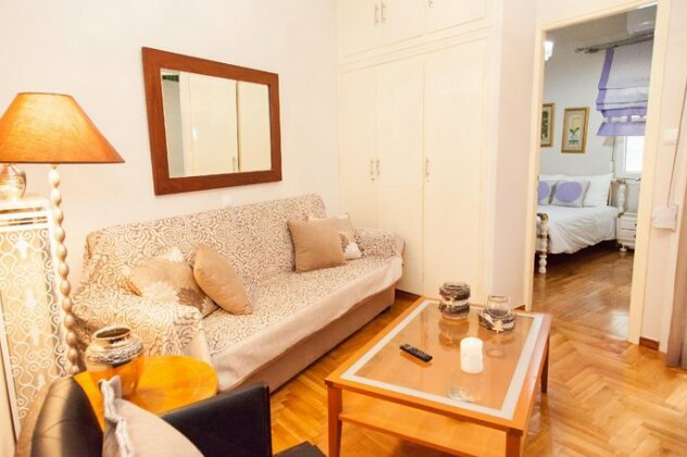 Classic Pied a Terre in Central Athens - Photo2