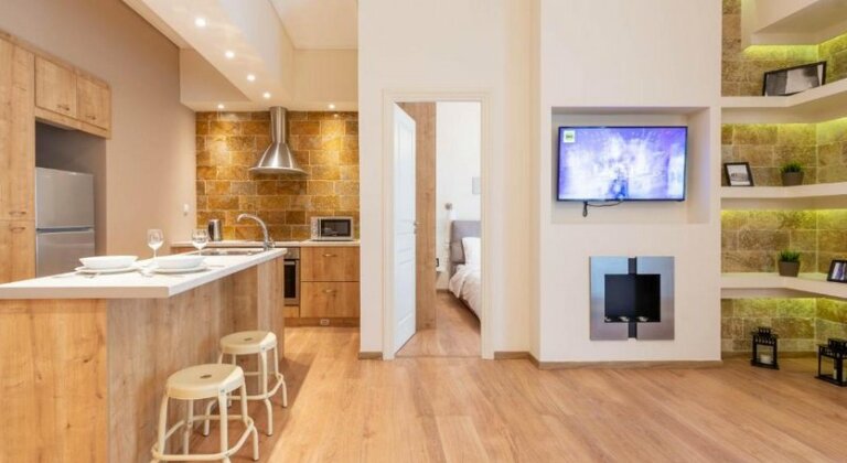 Contemporary apartment made of wood and stone - Photo2
