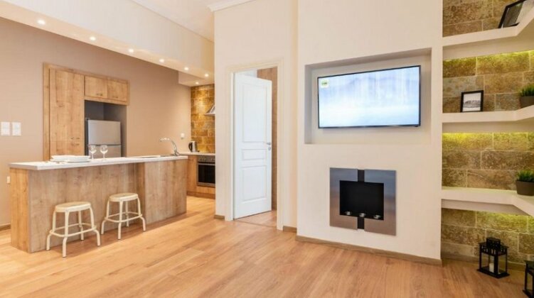 Contemporary apartment made of wood and stone - Photo3