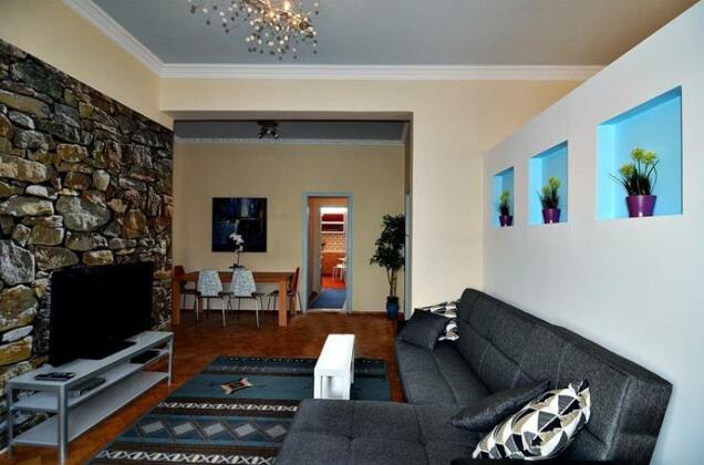 Eclectic Luxurious Apt in Athens - Photo2