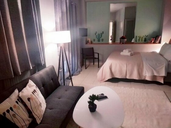 Ellie's Cozy Apartment with Yard - Photo3