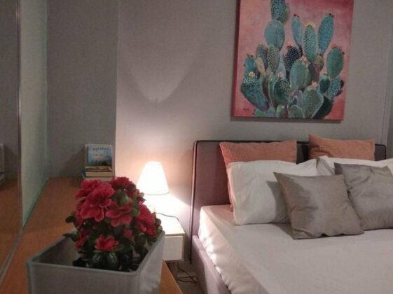Ellie's Cozy Apartment with Yard - Photo5