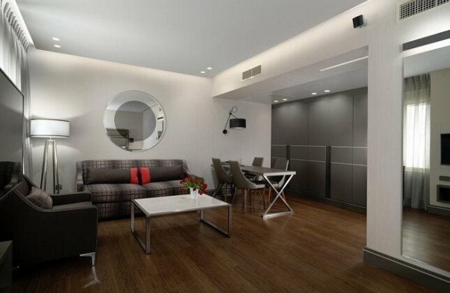 Holiday Suites - Photo2
