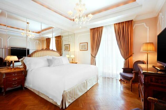 King George a Luxury Collection Hotel - Photo4