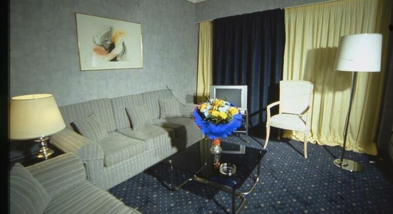 Lion Hotel Apartments - Photo4