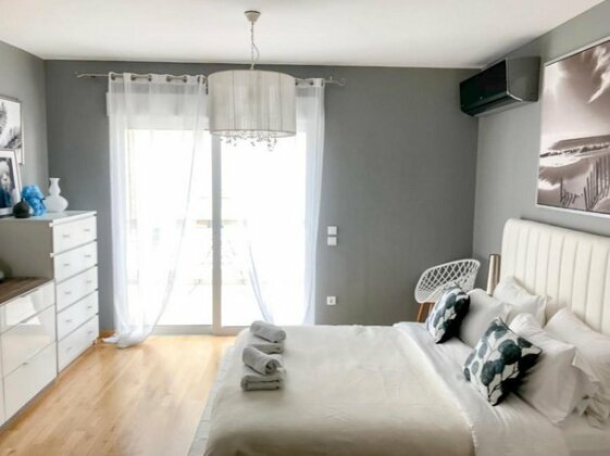 Luxury Apartment in Glyfada - Photo3