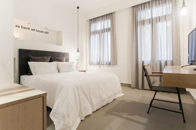 Monk suites by MLT at Ermou - Photo4