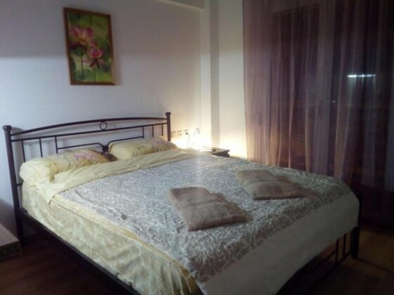 New studio next to metro for 2 people - Photo4