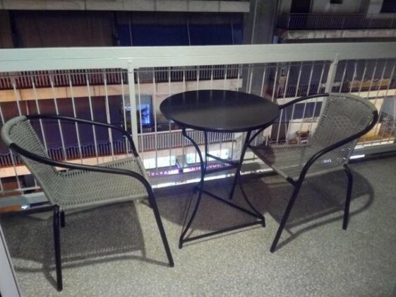 New studio next to metro for 2 people - Photo5
