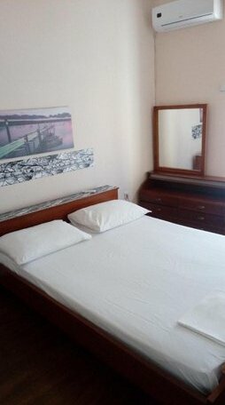Peiraius Port Cheap Rooms