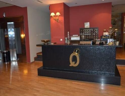 Queens Leriotis Hotel - Photo2