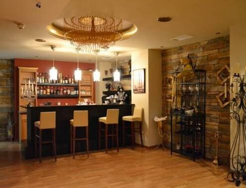 Queens Leriotis Hotel - Photo3