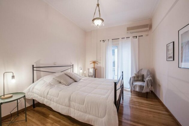 Retro Apartment at Trendy Exarcheia - Photo4
