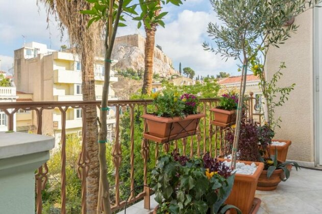 Sunny Luxurious 2Br/2Ba Apt Retreat with Parthenon views in the Heart of Athens - Photo4