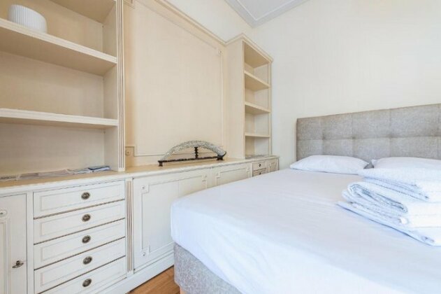 Victoria Capitan Apartments - Photo4