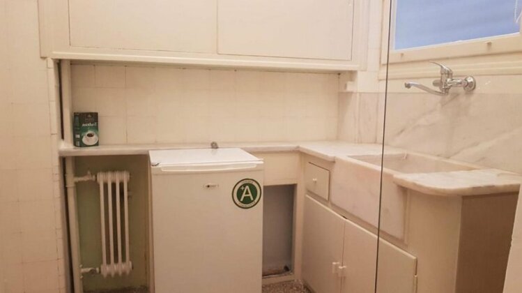 Violet Errathens Apartment - Photo4