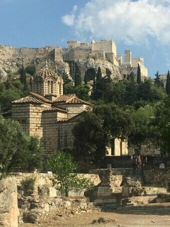 Walk to the Acropolis 2