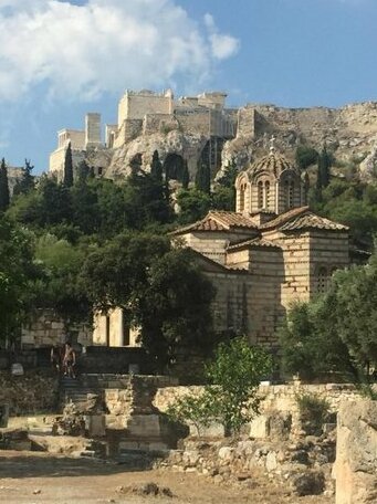 Walking to Acropolis Parthenon