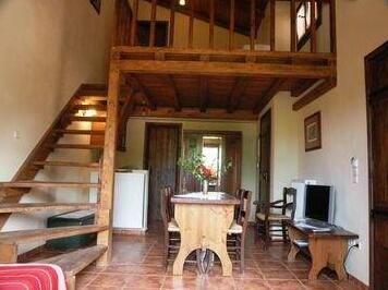 Enagron Traditional Apartments - Photo4