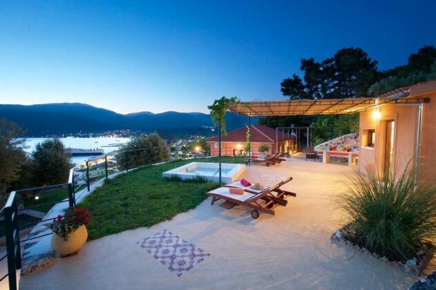 Acropolis Villa Sami